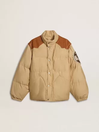 Beige bomberjakke med læder- og patchdetaljer