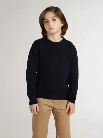 Blå sweater med rund hals til drenge med ‘Golden’-skrift på ryggen