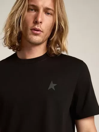 Black Star Collection T-shirt med tone-i-tone stjerne på fronten