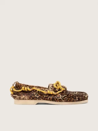 Cruise loafer til kvinder i ponyhud med leopardprint og gule vandresnørebånd