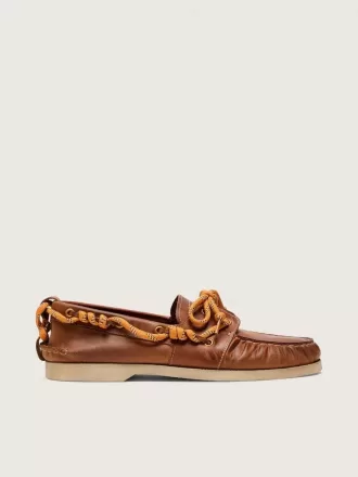 Cruise loafers til mænd i tobaksfarvet læder med orange vandresnørebånd
