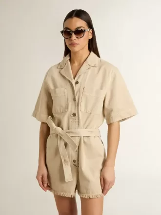 Dameroverdel i beige denim med bælte og flosset kant