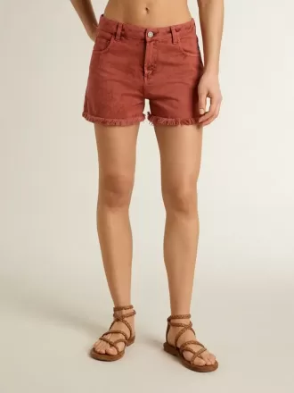 Damershorts i murstensrød denim med Golden Mediterraneo-broderi