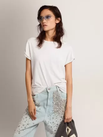Distressed slim-fit T-shirt til kvinder i hvid