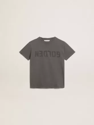 Drenget-shirt i gråt med distressed-behandling