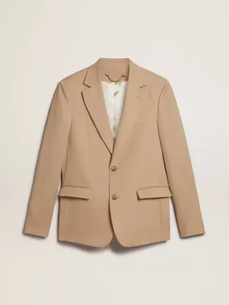 Enkeltradet blazer i sandfarve med hornknapper
