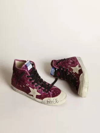 Francy sneakers med pailletter og håndskrevet tekst på ydersålen