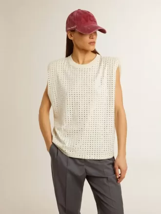 Gammel hvid ærmeløs T-shirt pyntet med krystaller