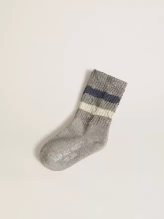 Grå børnesokker med distressed detaljer og slidte hvide og blå striber