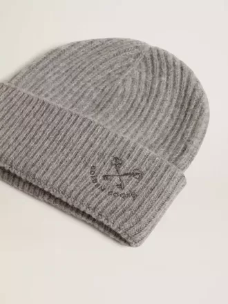 Grå ribbet uldbeanie
