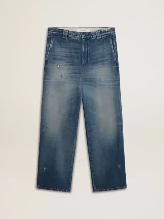 Herre-chino i denim med distressed detaljer