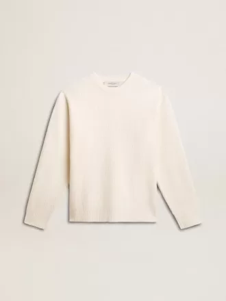 Herre-sweater med rund hals i slidt hvid ribstrikket uld