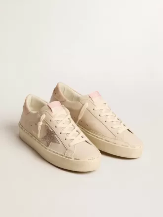 Hi Star LTD i nappa med ruskindstjerne og lyserøde Swarovski-krystaller