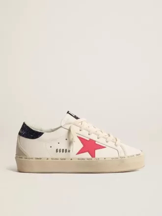 Hi Star med fuchsia læderstjerne og blå glitterhælkappe