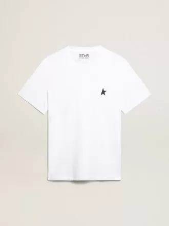 Hvid herre-T-shirt med mørkeblå stjerne på forsiden