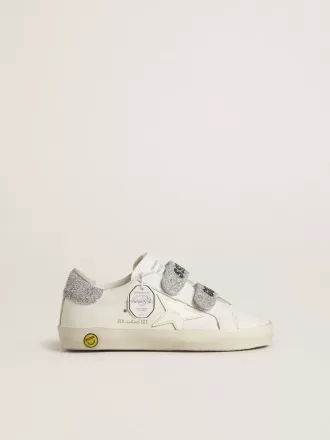 Junior Old School med sølvfarvet Swarovski-krystal på hælflappen og remmene Junior Old School med sølvfarvet Swarovski-krystal på hælflappen og remmene