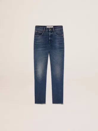 Korte, udsvungne jeans til kvinder med medium vask