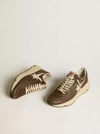 Løbesål i nylon og læder med TPU-stjerne og nubuck-hælkappe