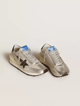 Marathon til kvinder med overdel i sølvfarvet ripstop-nylon og sort stjerne
