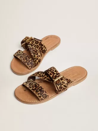 Margaret flade sandaler til kvinder i ponyhud med leopardprint