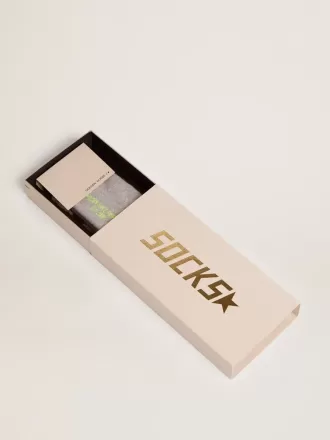 Melange grå sokker med distressed detaljer og tofarvede striber