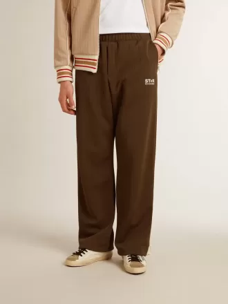 Militærgrønne joggingbukser til mænd med hvidt logo