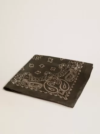 Mossegrønt tørklæde med paisley-mønster