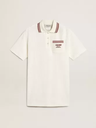 Oasis polo-kjole til kvinder i hvid perforeret jersey med burgunderstriber Oasis polo-kjole til kvinder i hvid perforeret jersey med burgunderstriber