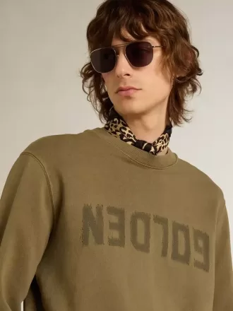 Olivenfarvet sweatshirt til mænd med Golden-logo