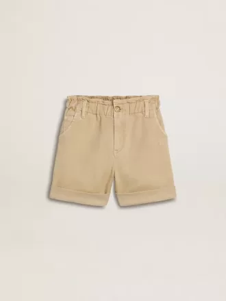 Sandfarvede shorts til piger med broderet logo Sandfarvede shorts til piger med broderet logo