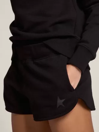 Sorte shorts til kvinder med tone-i-tone stjerne