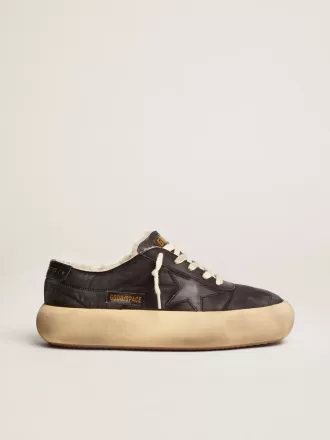 Space-Star sko til kvinder i quiltet sort nylon med shearling-foring