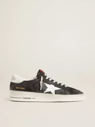 Stardan i sort nubuck og mesh med grå læderstjerne og hælkappe Stardan i sort nubuck og mesh med grå læderstjerne og hælkappe