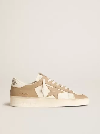 Stardan til mænd i hvidt og beige læder med beige stjerne og hvid hælkappe