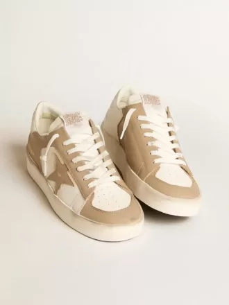 Stardan til mænd i hvidt og beige læder med beige stjerne og hvid hælkappe