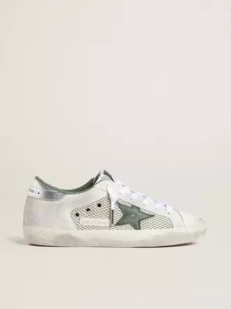 Super-Star LTD til kvinder i hvid ruskind og mesh med grøn læderstjerne og sølvfolieret læderhælkappe