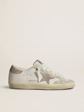 Super-Star LTD til kvinder med beige ruskindstjerne og hælkappe samt blomsterbroderi