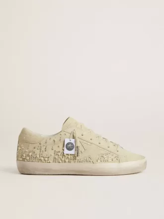 Super-Star til kvinder i beige ruskind med perler og Swarovski-krystaller Super-Star til kvinder i beige ruskind med perler og Swarovski-krystaller