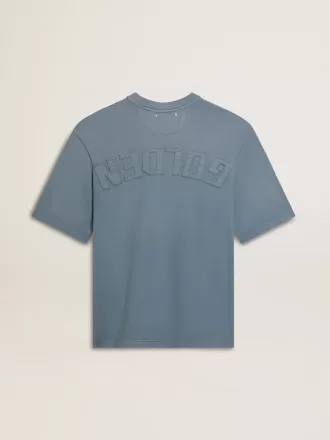 Unisex bomuldst-shirt i babyblå med omvendt tryk på ryggen